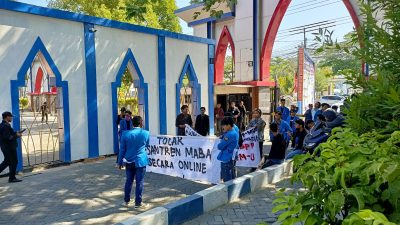 Mahasiswa Unismuh Makassar Protes Pesantren Online dan Minta Transparansi SPP