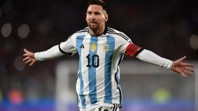 Lionel Messi Cetak Gol Indah Lewat Free-Kick di Kualifikasi Amerika Selatan